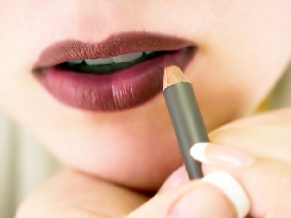 10 Pilihan Warna Lipstik Kissproof Murah Meriah yang Digilai dan Jadi Incaran Banyak Wanita
