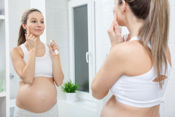 Tetap Cantik saat Hamil dengan 10 Rekomendasi Skincare untuk Ibu Hamil (2023)