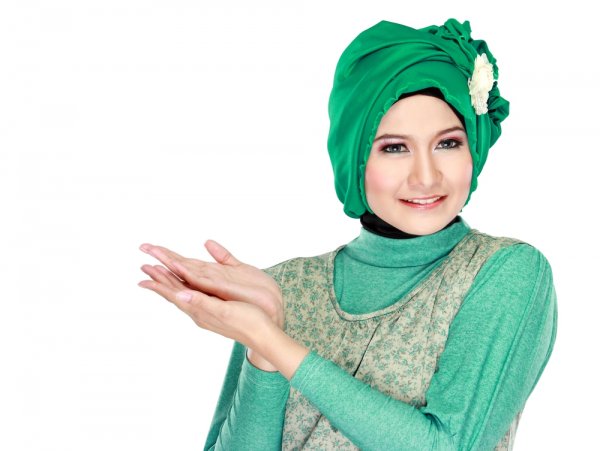 Tampil Elegan Dengan 9 PIlihan Baju Pesta Hijab Cantik Nan Menawan
