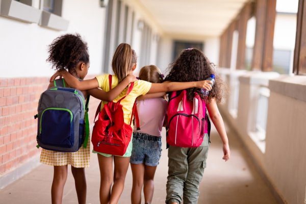 Awet dan Keren, Ini 15 Rekomendasi Merk Backpack Terbaik untuk Anak Sekolah (2023)