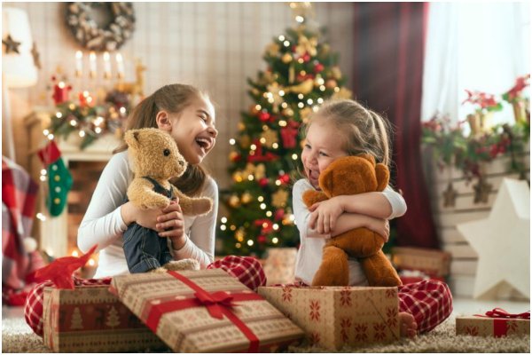 Top 10 quà tặng Giáng Sinh cho trẻ em đơn giản mà bé cực thích (năm 2020)