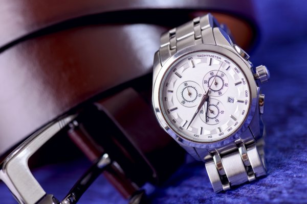 男性に人気のメンズ自動巻き腕時計 ブランド12選 21年最新版 ベストプレゼントガイド