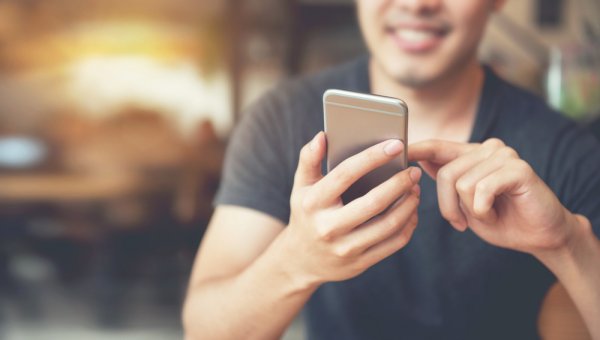 Butuh Handphone untuk Bisnis? 30 Handphone Ini Punya 3 Slot SIM Card yang Bikin Urusan Bisnis Semakin Lancar