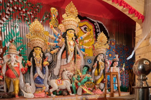 Celebrate this Navratri Like You Never Have! Check Out These Awesome Ideas for Navratri Pandal Decoration (2019)