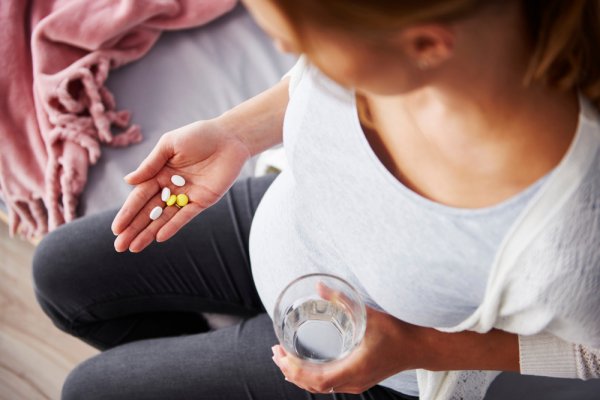 Optimalkan Perkembangan Otak Janin dengan 10 Rekomendasi Suplemen Vitamin yang Bisa Dikonsumsi Ibu Hamil (2020)