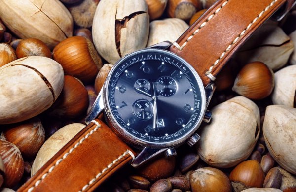 人気のメンズクロノグラフ腕時計ブランド12選 22年最新版 ベストプレゼントガイド