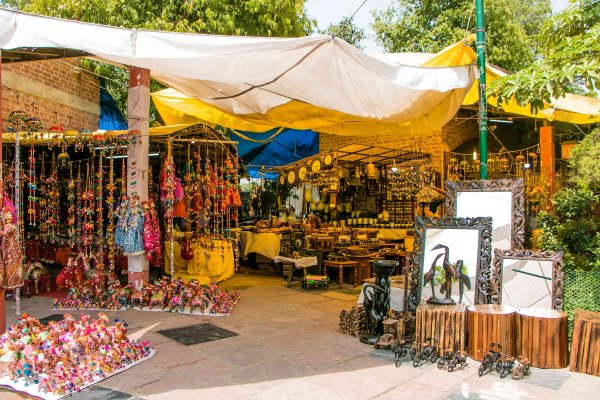 New Delhi’s Lanes and Markets Offer the Most Eclectic Souvenirs that Represent the Essence of India(2020):10 Things You Must Buy -Typically Dilli.