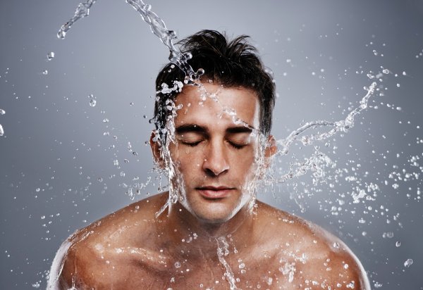 15 Rekomendasi Sabun Muka Pria Terbaik untuk Dapatkan Wajah Bersih Optimal (2023)