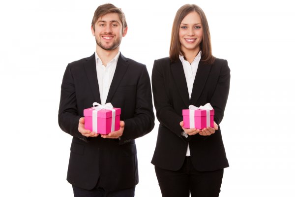 Leave a Lasting Impression on Business Partners and Colleagues with the Right Gifts: 10 Best Presents of 2019 to Gift Colleagues That They Will Always Remember