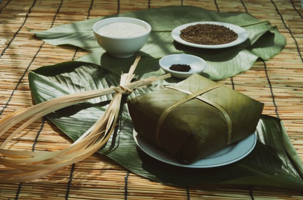 Gợi ý 10 món quà Tết Hà Nội đậm đà hương vị truyền thống (năm 2022)