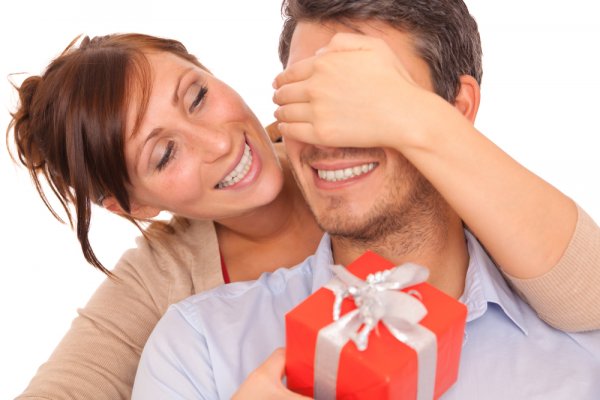 Good Things Come in Small Packages, so Plan a Small Gift for Your Husband