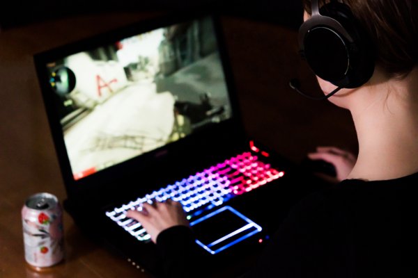 Take Your Online Gaming Experience Up a Notch with These Must-Have Gaming Laptop Accessories (2020)