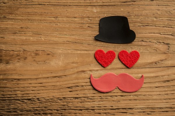 バレンタインデーに父 家族に人気のプレゼントランキング21 ネクタイやハンカチが好評 ベストプレゼントガイド