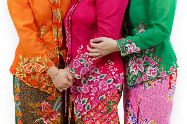 Unik dan Terjangkau, 15 Rekomendasi Rok Batik Ini Siap Tampilkan Gaya Elegan! (2023)