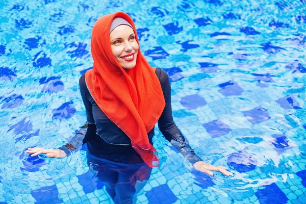 Tetap Cantik Olahraga dengan 18+ Model Baju Wanita Olahraga Muslim