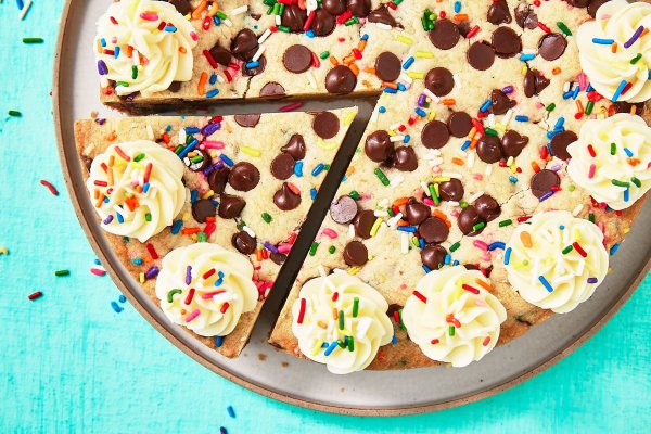 Make Cookie Cakes from Scratch! 10 Recipes for Cookie Cakes That are Easy to Make and Leave Everyone Asking for More! (2019)