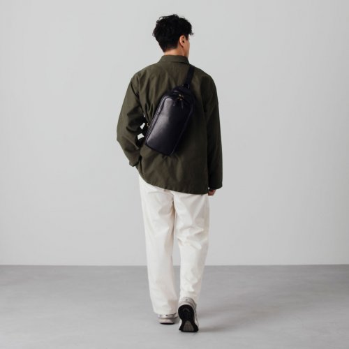 軽量 大容量メンズ ボディバッグ 男性 タブレット収納 カジュアル 合成皮革 シンプル かっこいい ボディー 鞄 20代 30代 40代 5 ボディバッグ メンズ 本革 斜め掛け 大容量 軽量 タブレット収納 A5