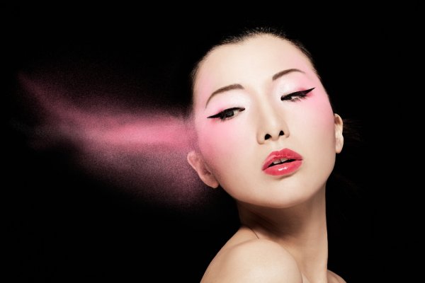 Cantik Seperti Boneka China dengan 4 Rekomendasi Panduan Makeup Ala China dari BP-Guide