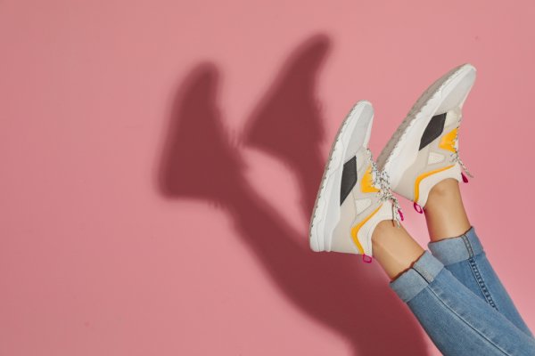 10 Rekomendasi Sneakers Murah dari Brand Lokal, di Bawah Rp 300 Ribu! (2023)