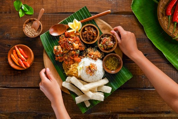 Menikmati Kelezatan Pulau Dewata di Jakarta Utara: 8 Rekomendasi Restoran Makanan Khas Bali yang Memikat Lidah Anda (2024)