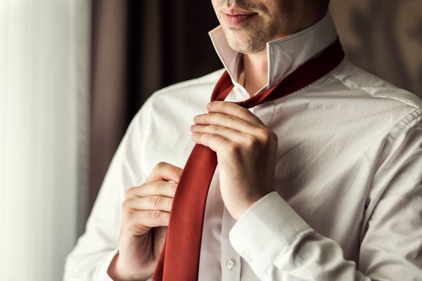 Mau Tampil Keren dengan Dasi? Pelajarilah 10+ Cara Mengenakan Dasi agar Tampilanmu Makin Menawan!
