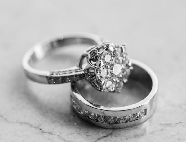5 Kombinasi Cincin Perak yang Elegan dan Pasti Cantik Melingkar di Jari Anda 