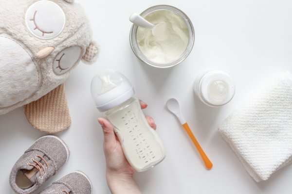 8 Rekomendasi Susu Formula Terbaik untuk Bayi dan Tips Cara Memilihnya (2020)