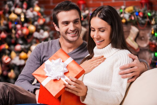 Top 10 món quà Giáng Sinh cho vợ tâm lý, lãng mạn như lúc mới yêu (năm 2022)