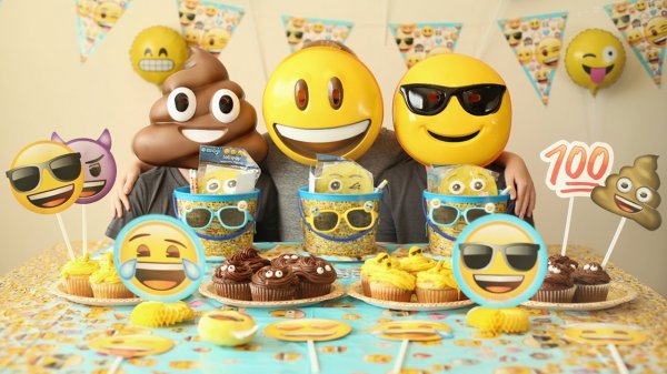 Up Your Party Game with These Cool Emoji Party Favour Ideas (2019)!