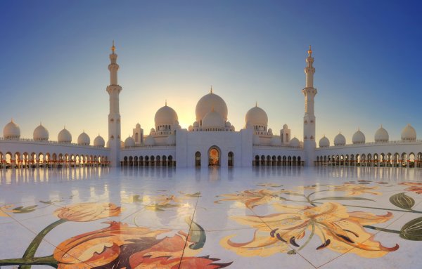 Tak Sekadar Menjadi Tempat Beribadah, 10 Masjid di Dunia Ini juga Memiliki Bentuk Bangunan yang Indah  