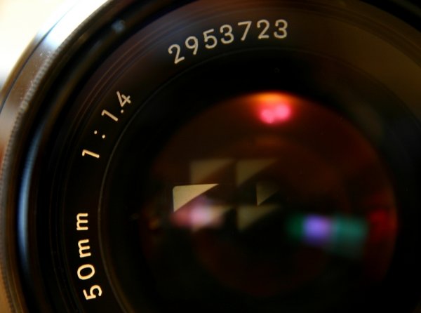 30 Kamera Canon EOS Terbaik Rekomendasi Para Ahli Fotografi untuk Berbagai Level (2023)!