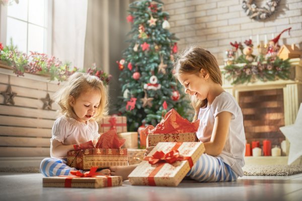 Top 10 món quà Giáng Sinh cho trẻ ý nghĩa và đáng yêu nhất (năm 2021)