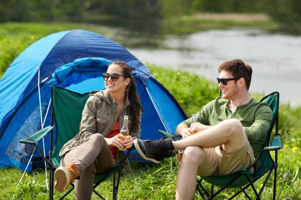Nyaman Bersantai di Alam Bebas dengan 10 Pilihan Kursi Camping Praktis dan Berkualitas 