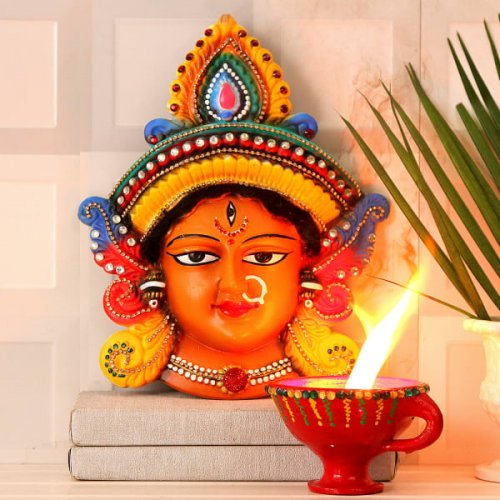 Let Your Girlfriend Know What She Means to You By Giving Her a Surprise Gift This Durga Puja (2019): 10 Durga Puja Gifts for Girlfriend