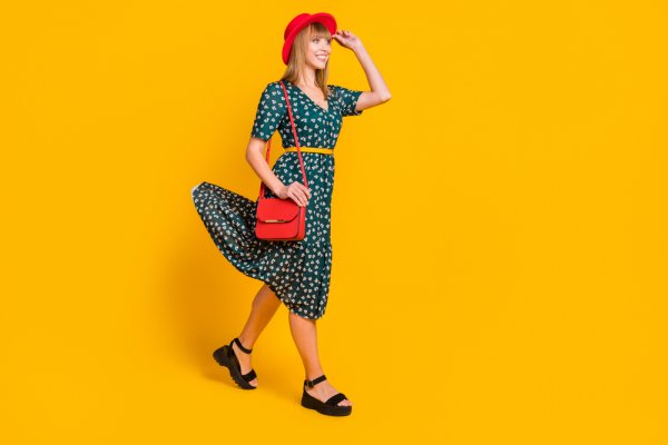 10 Rekomendasi Sandal Kondangan dari Brand Lokal, Cantik dan Elegan! (2023)