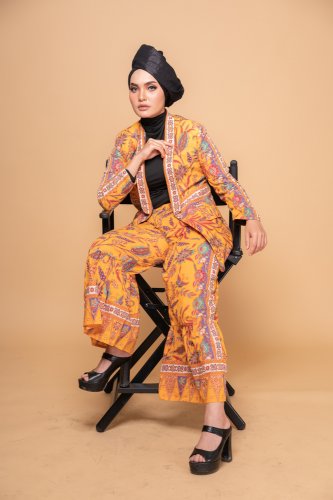 15 Model Baju Batik Kombinasi Kain Polos untuk Wanita Terbaru, Cocok untuk Semua Event (2023)
