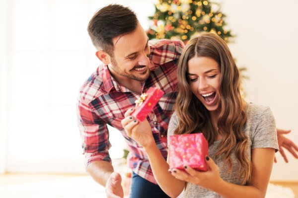 Top 10 món quà Noel cho vợ đáng mua nhất (năm 2020)