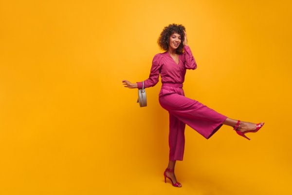 Wajib Punya! Ini 10 Rekomendasi Sepatu Pink Ala Brand Lokal untuk Mempercantik Outfit Kamu (2023)
