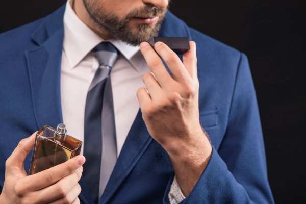 20 Parfum Hugo Boss Pilihan Pakar untuk Pria yang Ingin Tampil Segar dan Percaya Diri!