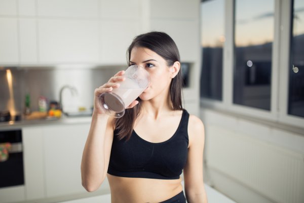 15 Rekomendasi Pilihlah Susu Diet untuk Turunkan Berat Badan (2023)