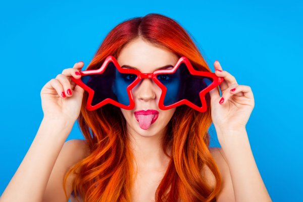 10 Fun and Super Cool Sunglasses to Give Guests as Party Favours in 2019. No Matter What Your Party's Theme, Find Unique Party Favour Sunglasses to Match it!