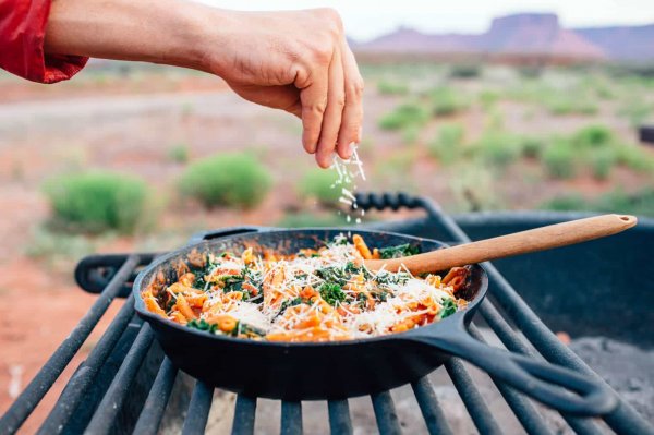 Spend Less Time Cleaning Up and More Time Enjoying a Meal with the Family: 7 Healthy One-Pot Meals You Can Make in Under an Hour (2019)