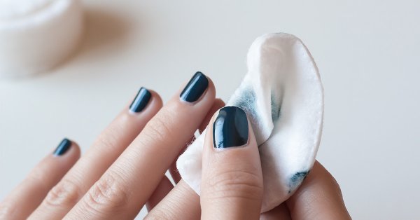 Removing Nail Paint Won't be a Hassle Anymore, Buy These Nail Paint Remover Wipes and Give Your Nails the Care They Need in 2021.