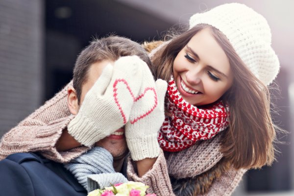 10 Thoughtful Valentines Gift Ideas for Long Distance Boyfriend and Why It's Important to Give Gifts to Each Other (2018)
