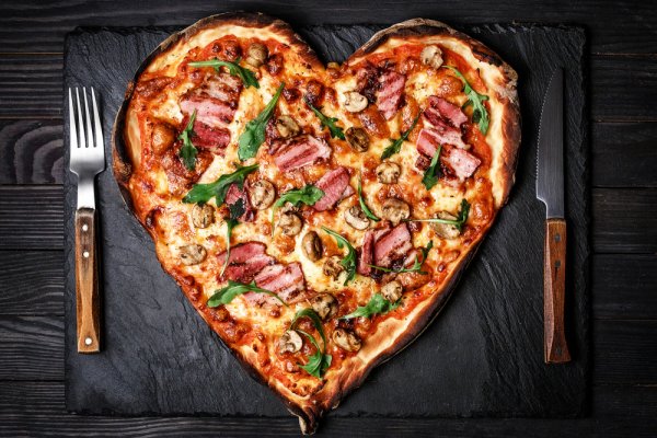 You Have His Heart, Now Win Over His Taste Buds! 10 Delicious Food Valentine Gifts for Him That You Can Make or Buy (2019)