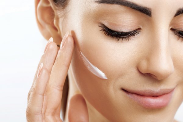 Percayakan Perawatan Kulitmu pada 10 Rekomendasi Rangkaian Skincare Wardah untuk Kulit Sehat Lebih Bercahaya (2020)