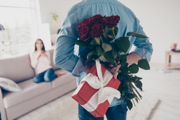 10 Rekomendasi Hadiah Ulang Tahun yang Bikin Istri Makin Cinta (2021)