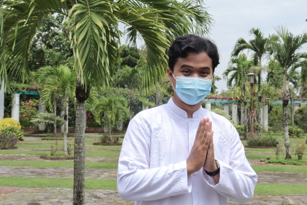 10 Rekomendasi Baju Lebaran Pria Terbaru 2023!