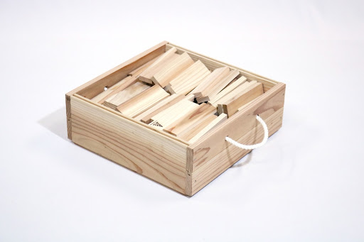 宮崎県産の杉を使用！想像力や思考力が膨らむ「からからつみき・コロカラつみき さね箱入り」の開発秘話に迫る｜boofoowoo