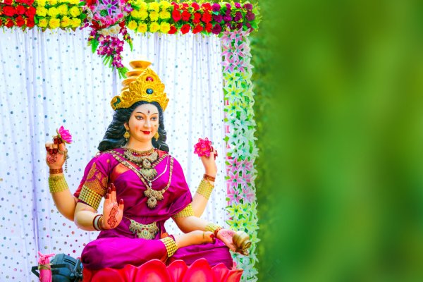 Get Inspired By These 10 Navratri Mandap Decoration Ideas and Add a Colourful and Glamourous Touch to the Festival (2020)